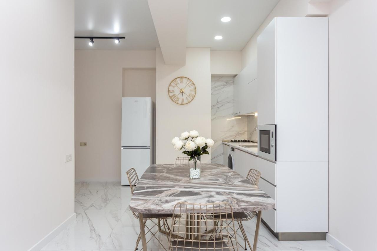 New Saburtalo Apartment 第比利斯 外观 照片
