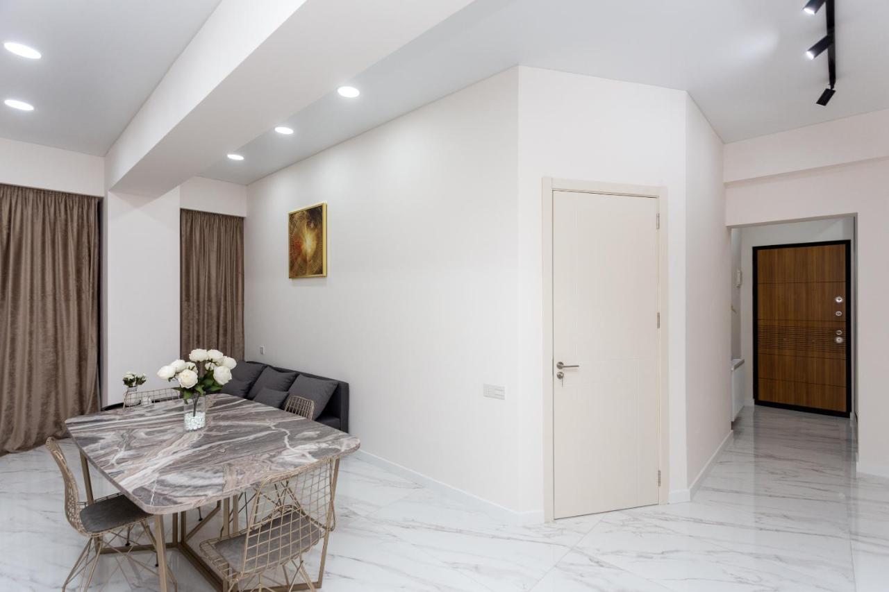 New Saburtalo Apartment 第比利斯 外观 照片